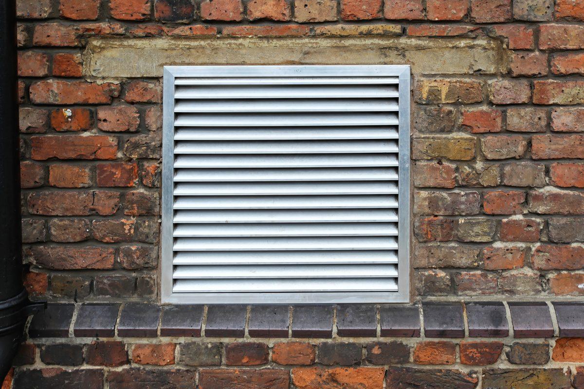 Grille d’aération de façade : assécher pour se débarrasser des cloportes
